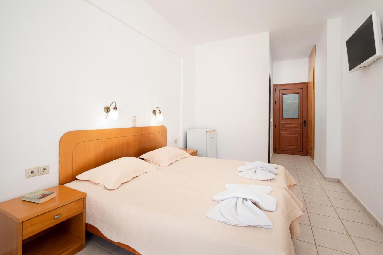 Adonis Hotel Agia Galini Екстериор снимка