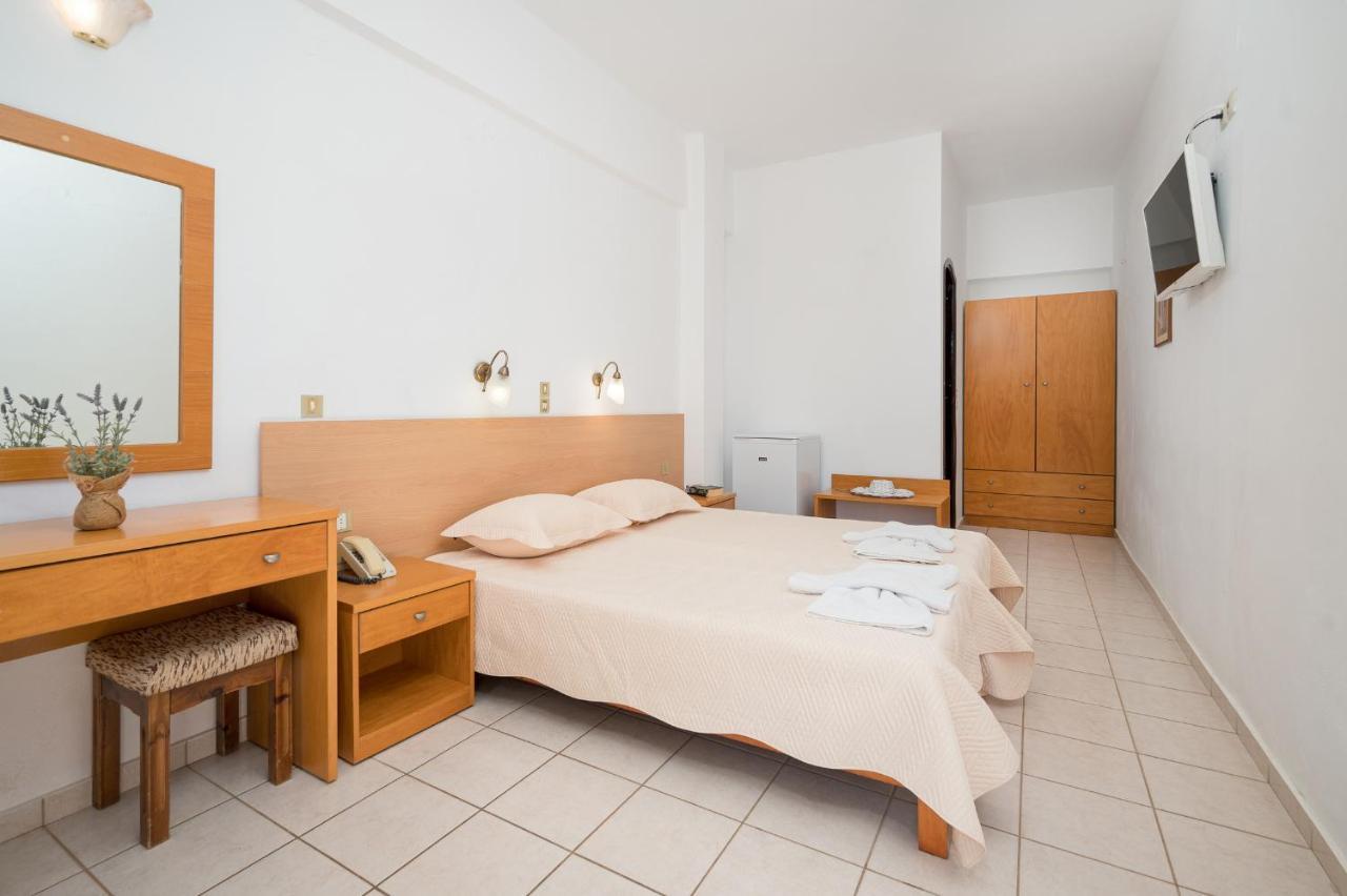 Adonis Hotel Agia Galini Екстериор снимка