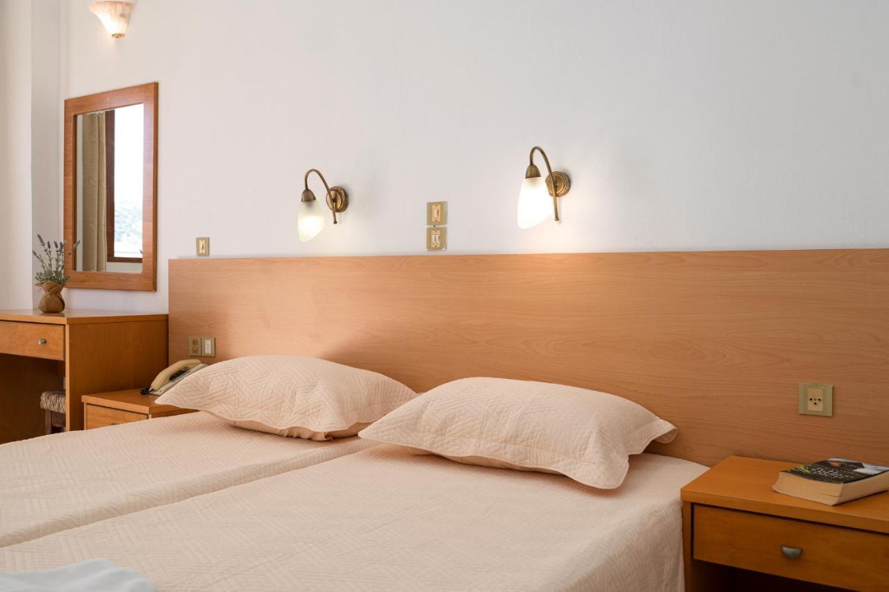 Adonis Hotel Agia Galini Екстериор снимка