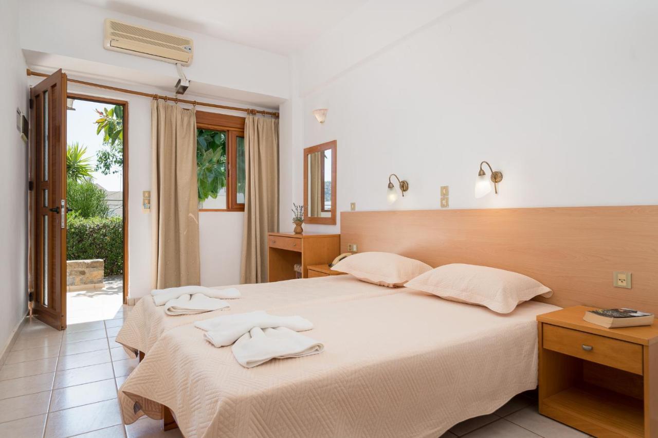 Adonis Hotel Agia Galini Екстериор снимка