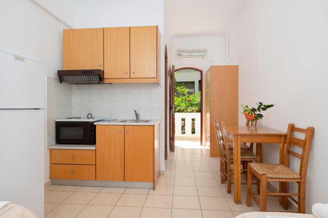 Adonis Hotel Agia Galini Екстериор снимка