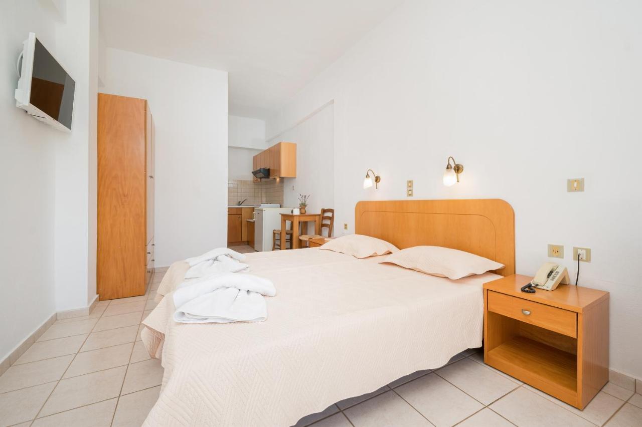 Adonis Hotel Agia Galini Екстериор снимка
