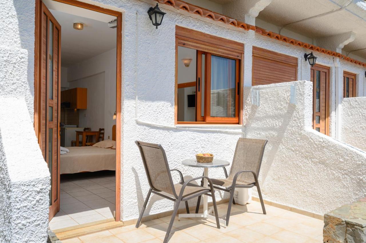 Adonis Hotel Agia Galini Екстериор снимка