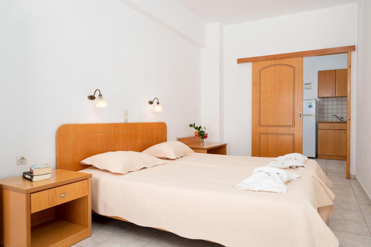 Adonis Hotel Agia Galini Екстериор снимка